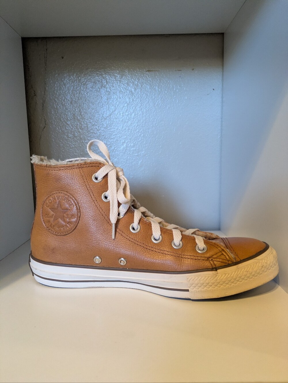Mens  Tan High-Top Sneakers with Faux Fur Lining Size 6 - Picture 8 of 10
